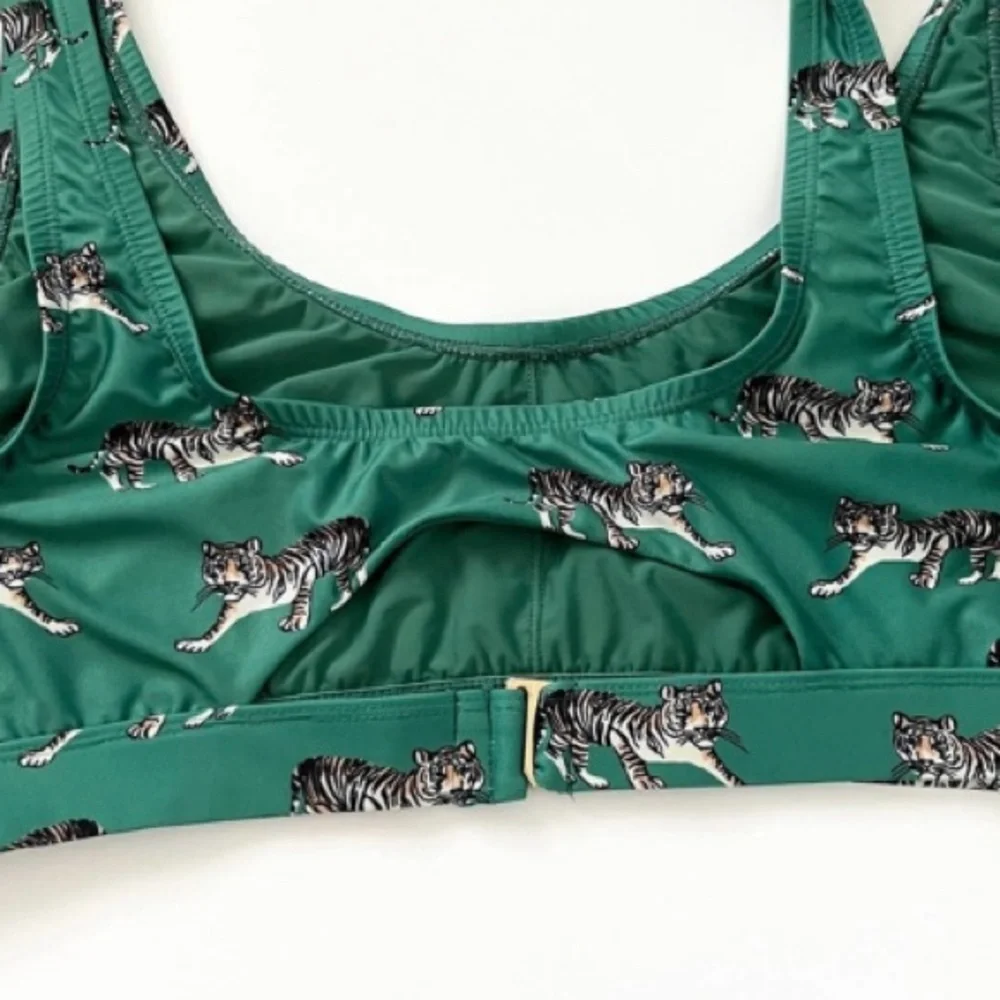 (B21)‎ NEW ModCloth Emerald Green Tiger Print Bikini Top ONLY Cutout Back, Sz 1X